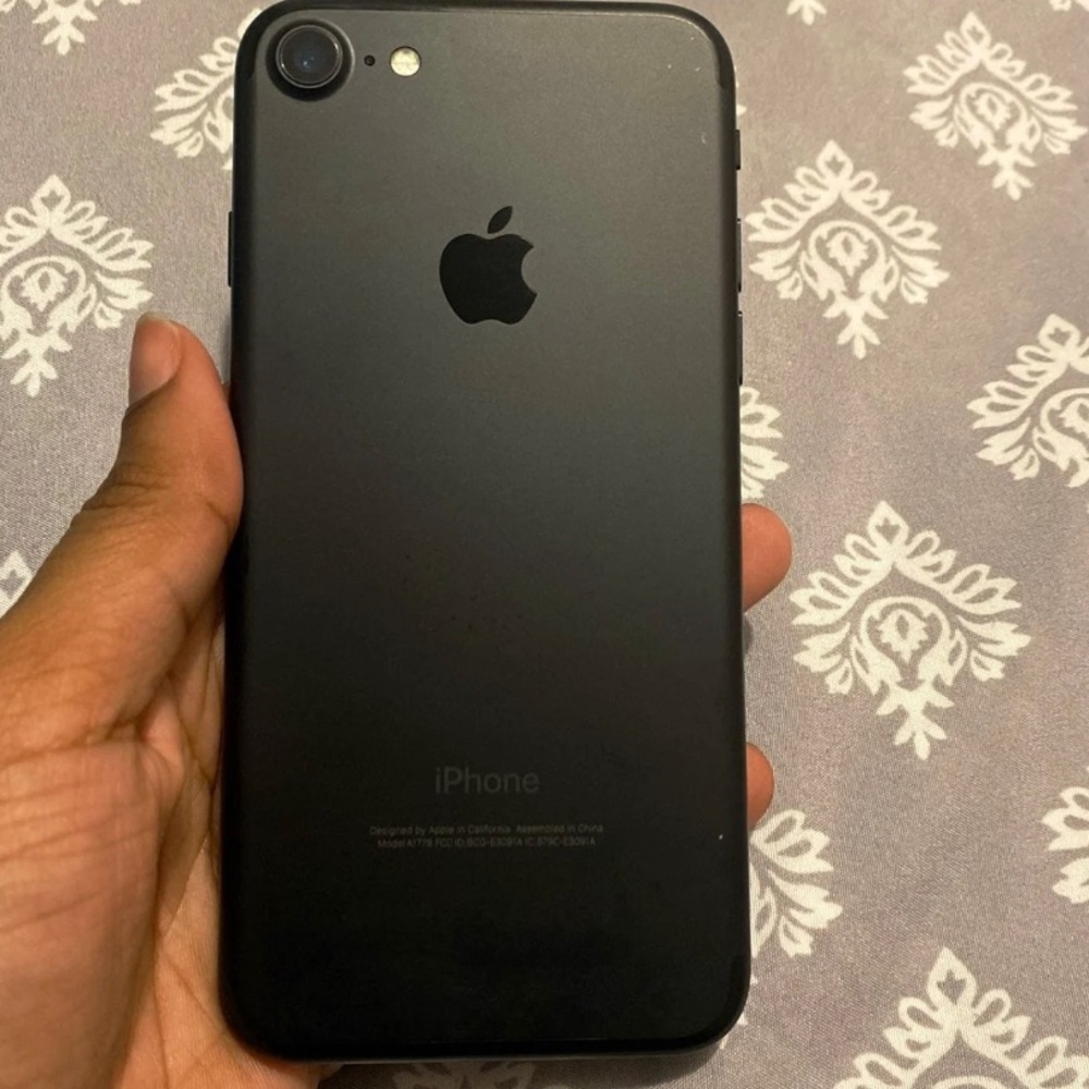 Unlocked IPhone 7 32gb